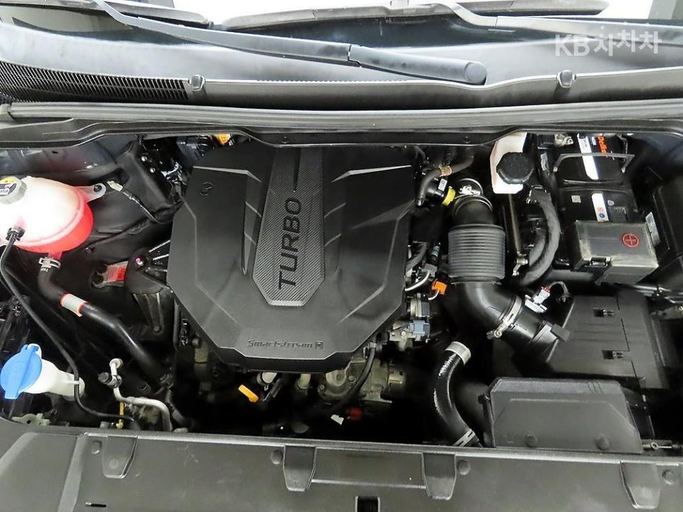 Kia Carnival — miniaturë 20