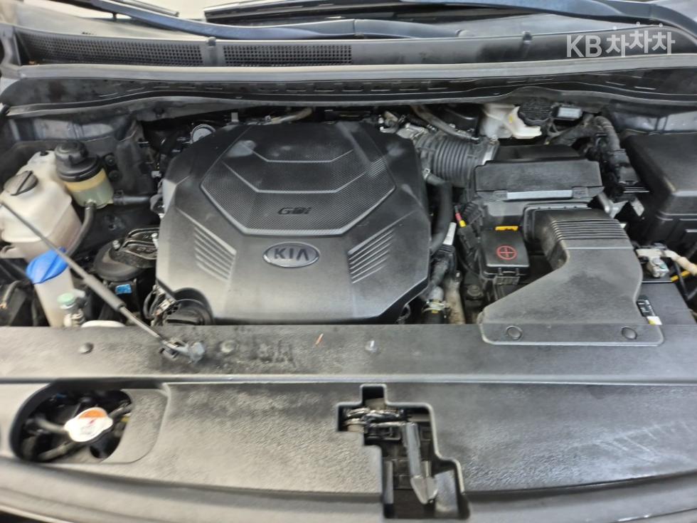 Kia Carnival — miniaturë 5
