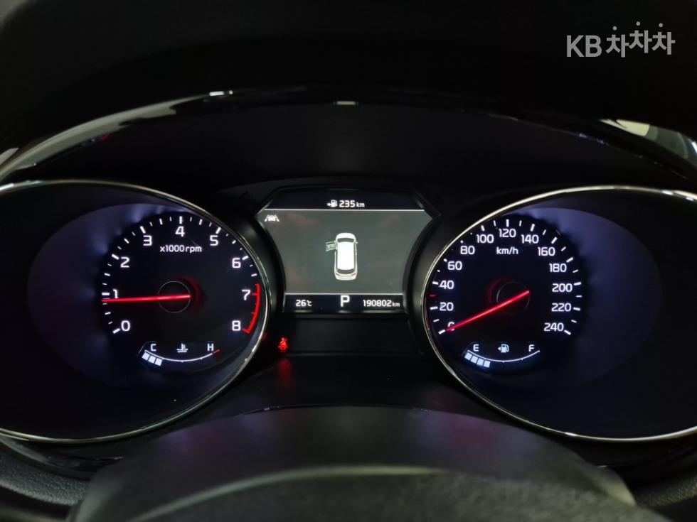 Kia Carnival — miniaturë 6