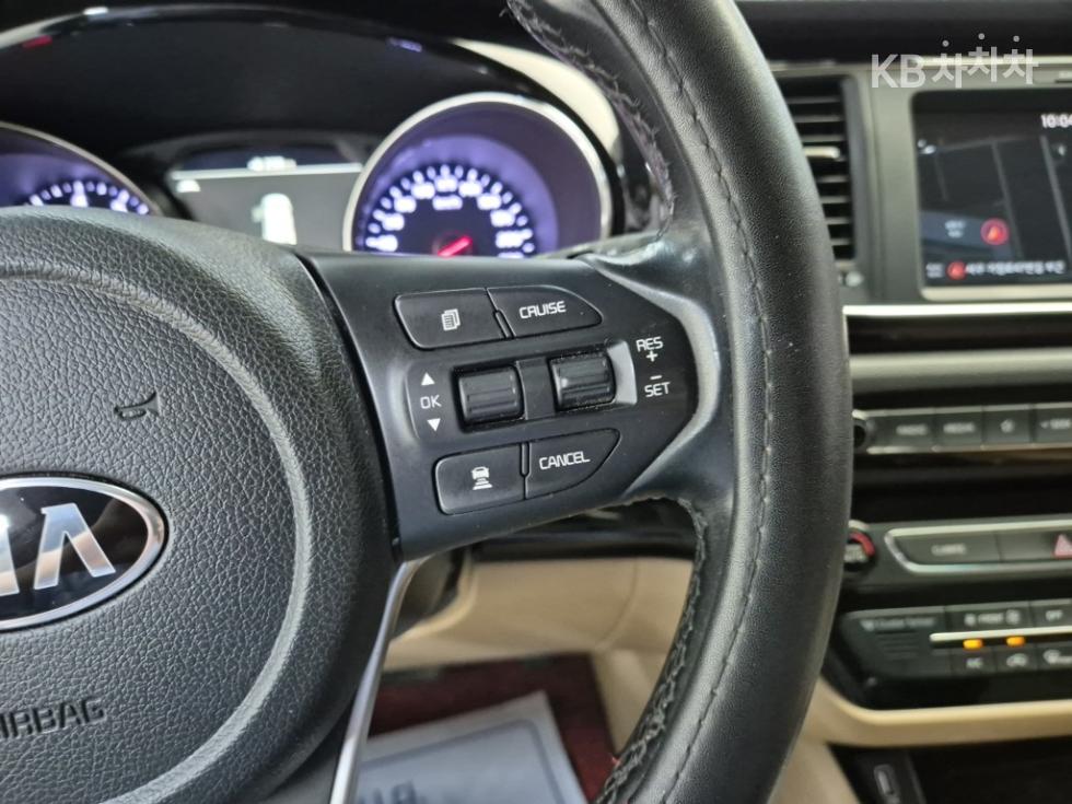 Kia Carnival — miniaturë 15
