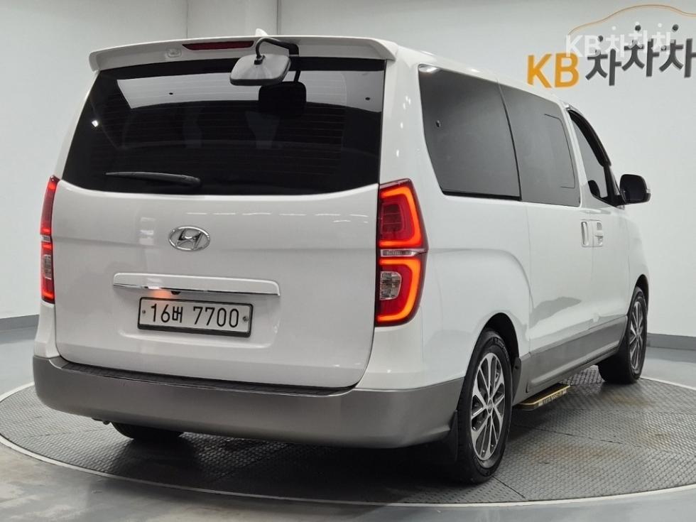 Hyundai Starex — miniaturë 3