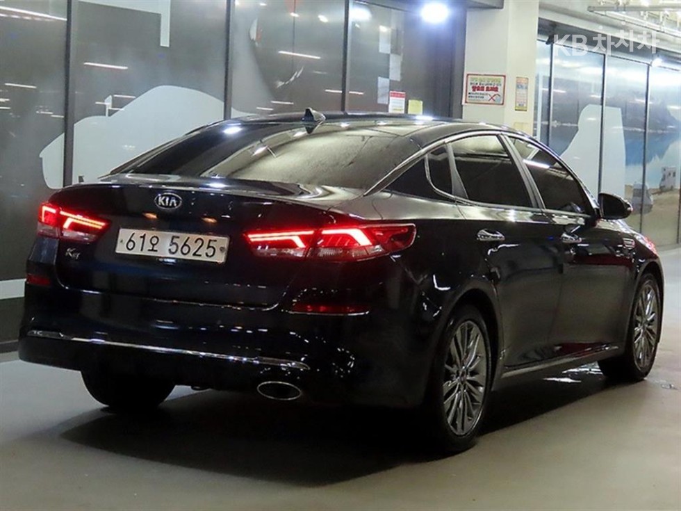 2018 Kia K5 2 photo
