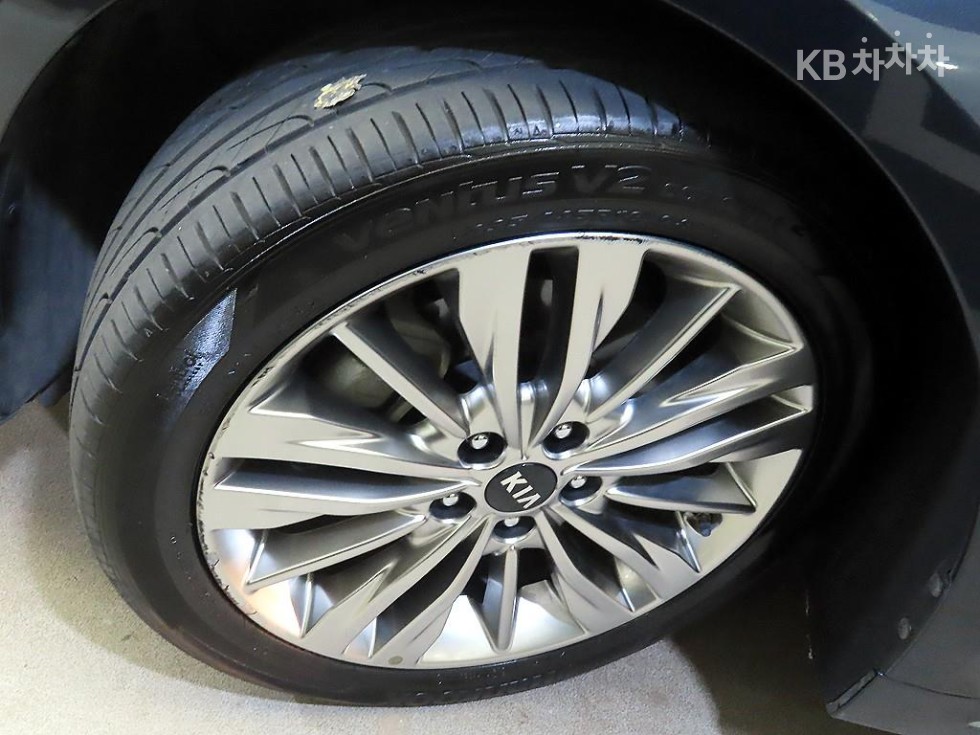 2018 Kia K5 2 photo