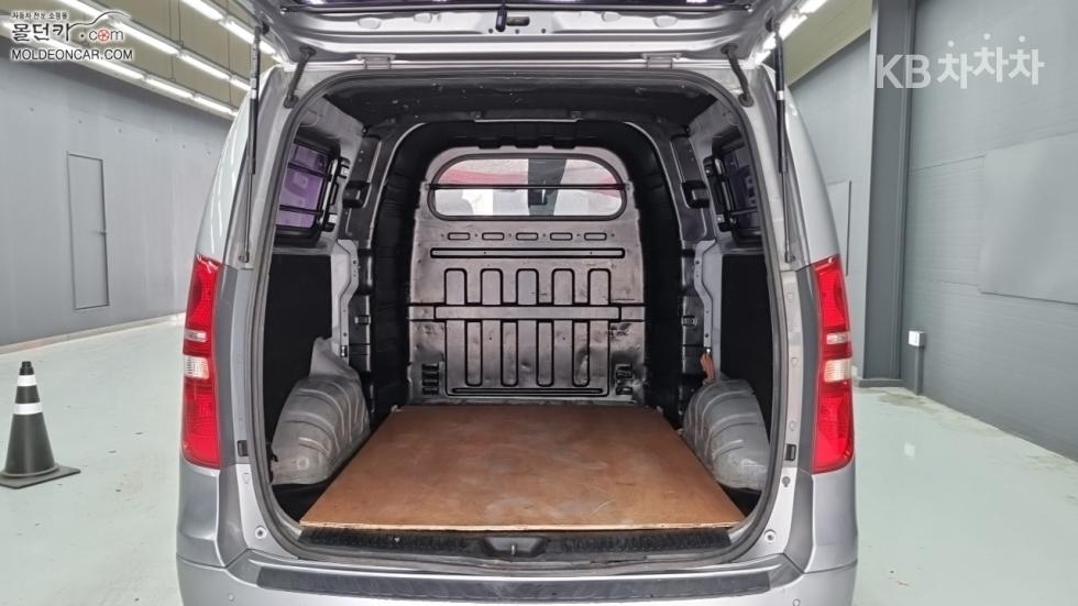 Hyundai Starex — miniaturë 16
