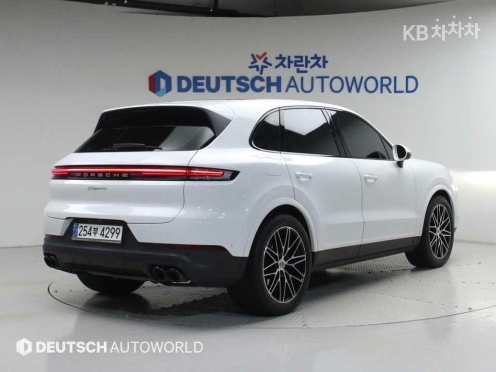 2024 Porsche (9Y0) photo