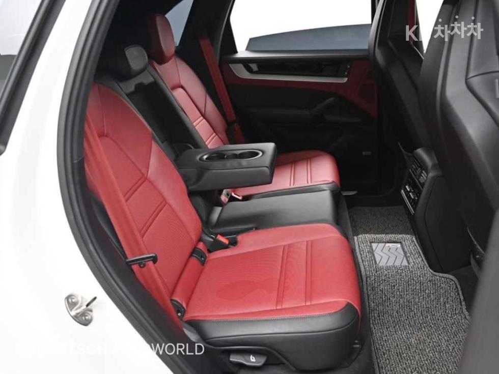 Porsche Cayenne — miniaturë 12