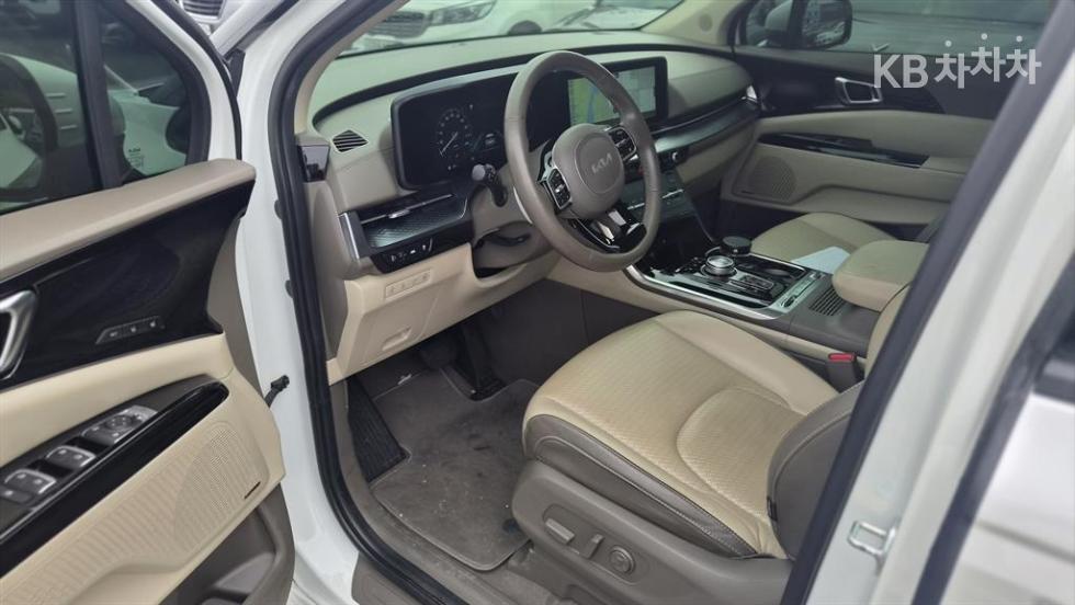 Kia Carnival — miniaturë 3