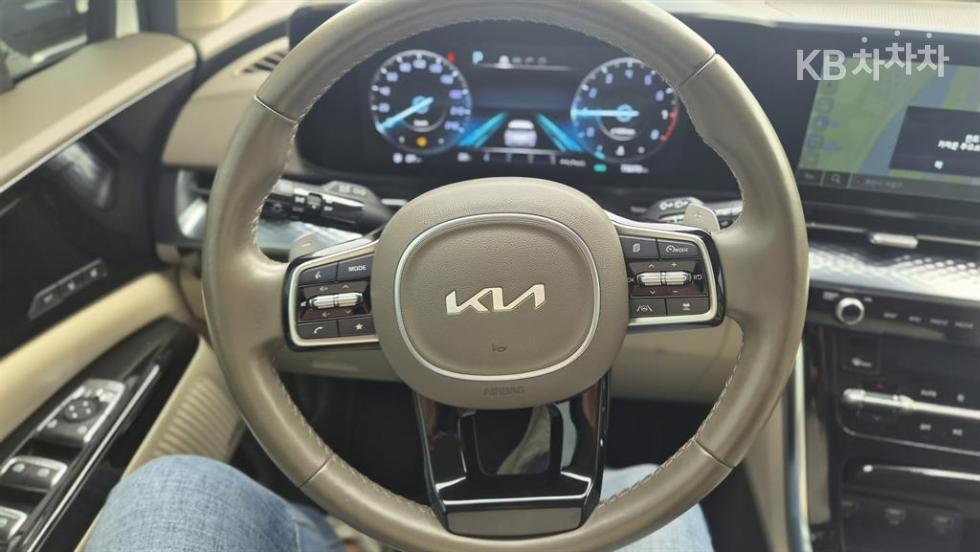 Kia Carnival — miniaturë 5