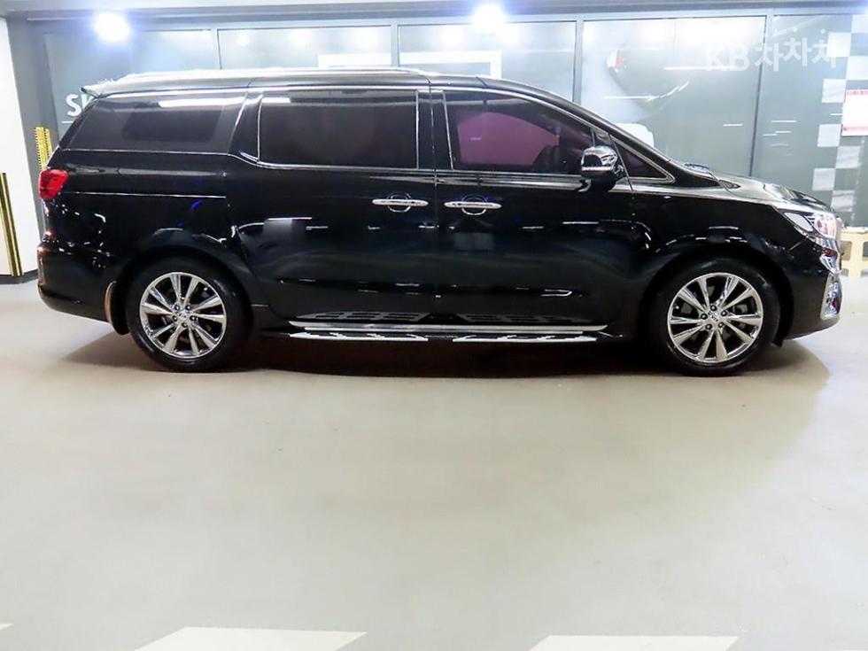 Kia Carnival — miniaturë 3
