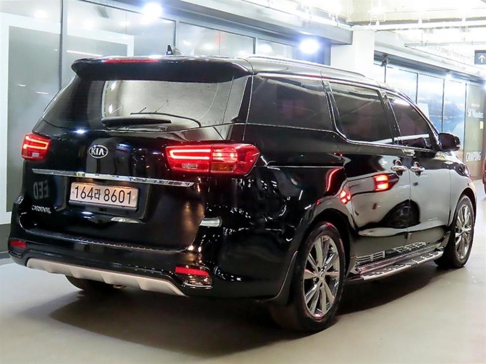 Kia Carnival — miniaturë 4