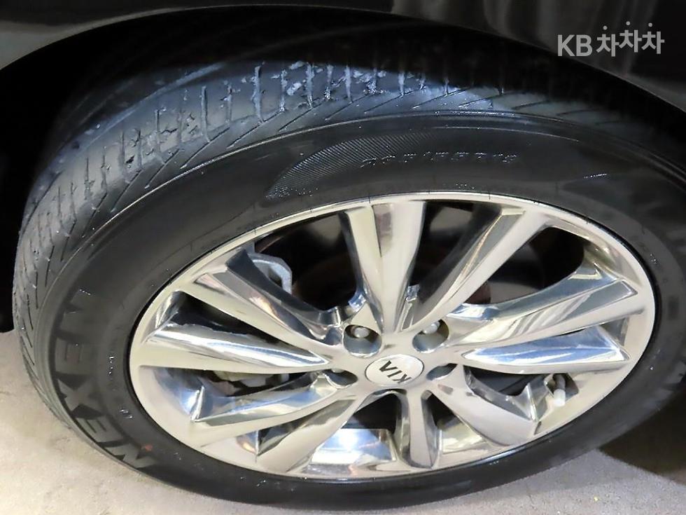 Kia Carnival — miniaturë 20