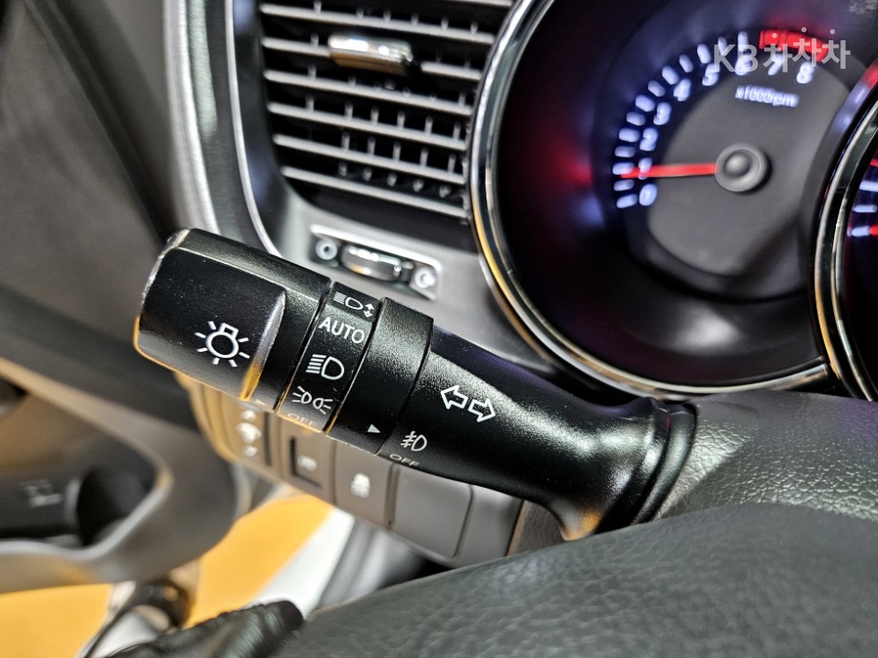 Kia K5 — miniaturë 18