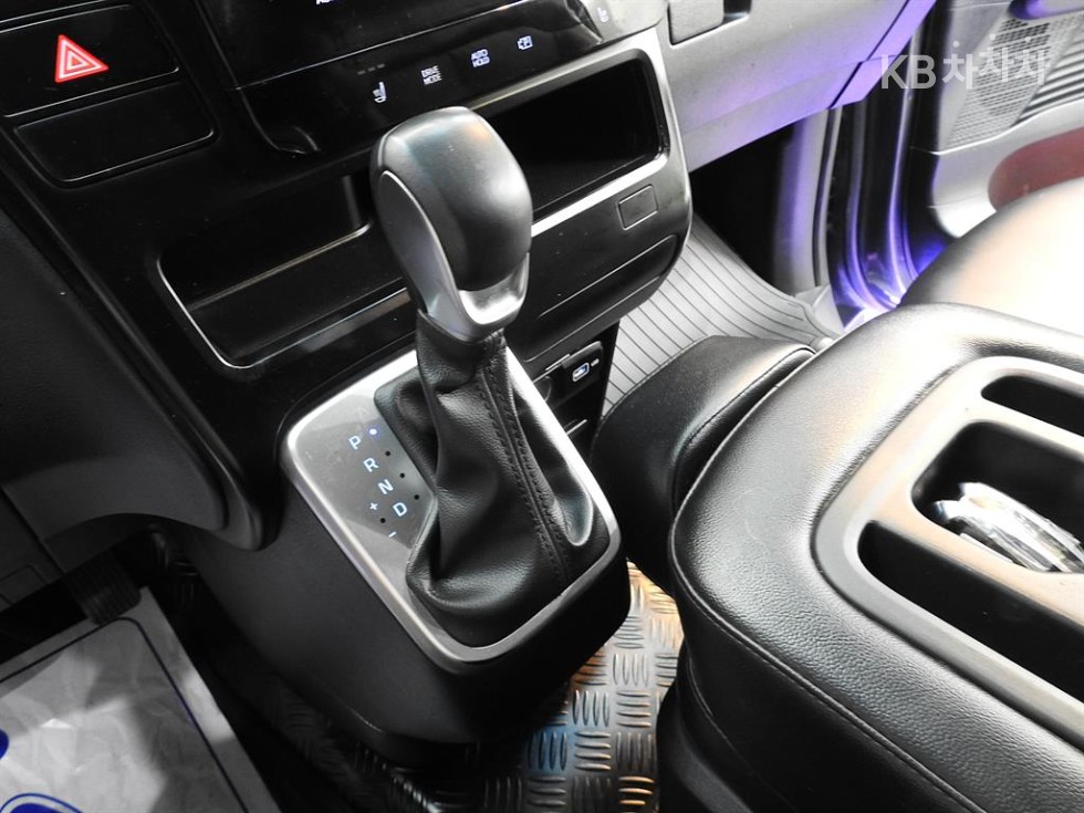 Hyundai Staria — miniaturë 7