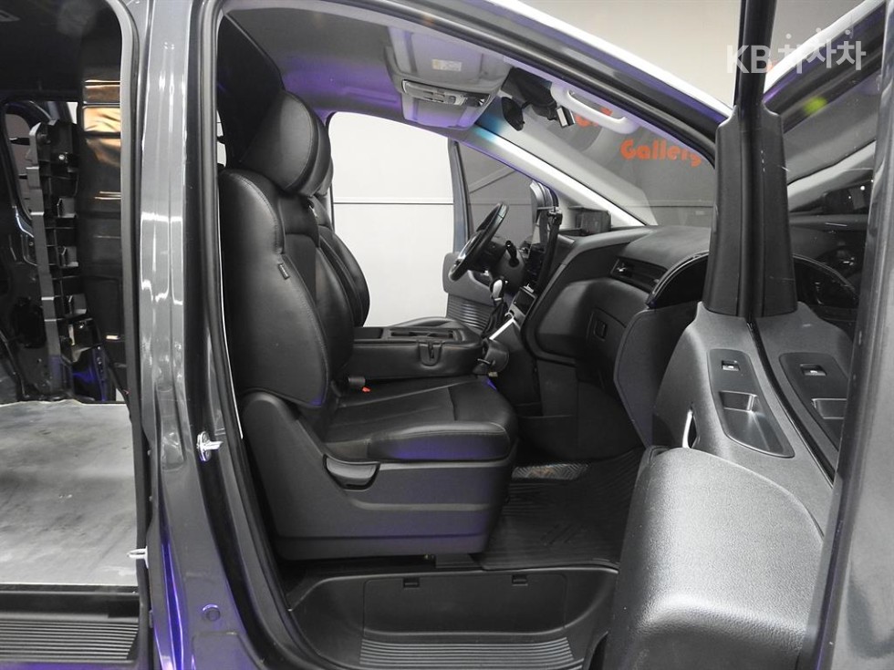 Hyundai Staria — miniaturë 13