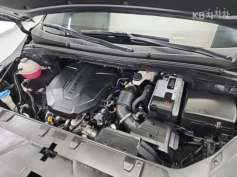 Kia Carnival — miniaturë 5