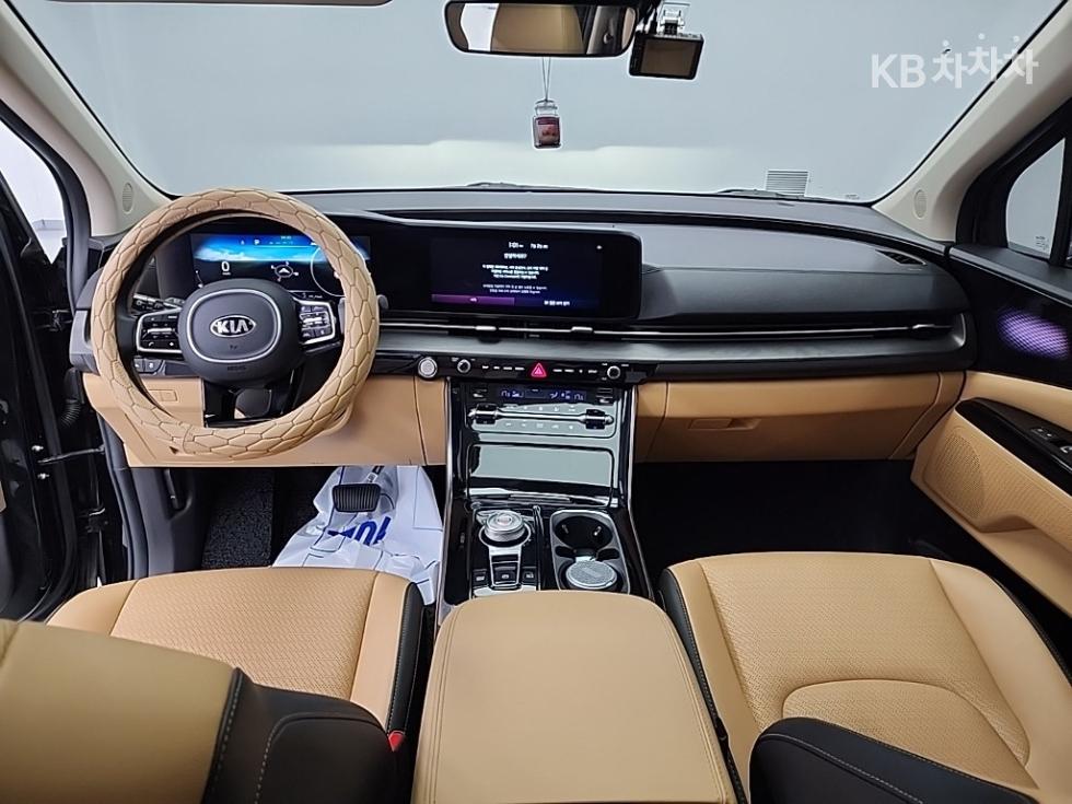 Kia Carnival — miniaturë 7