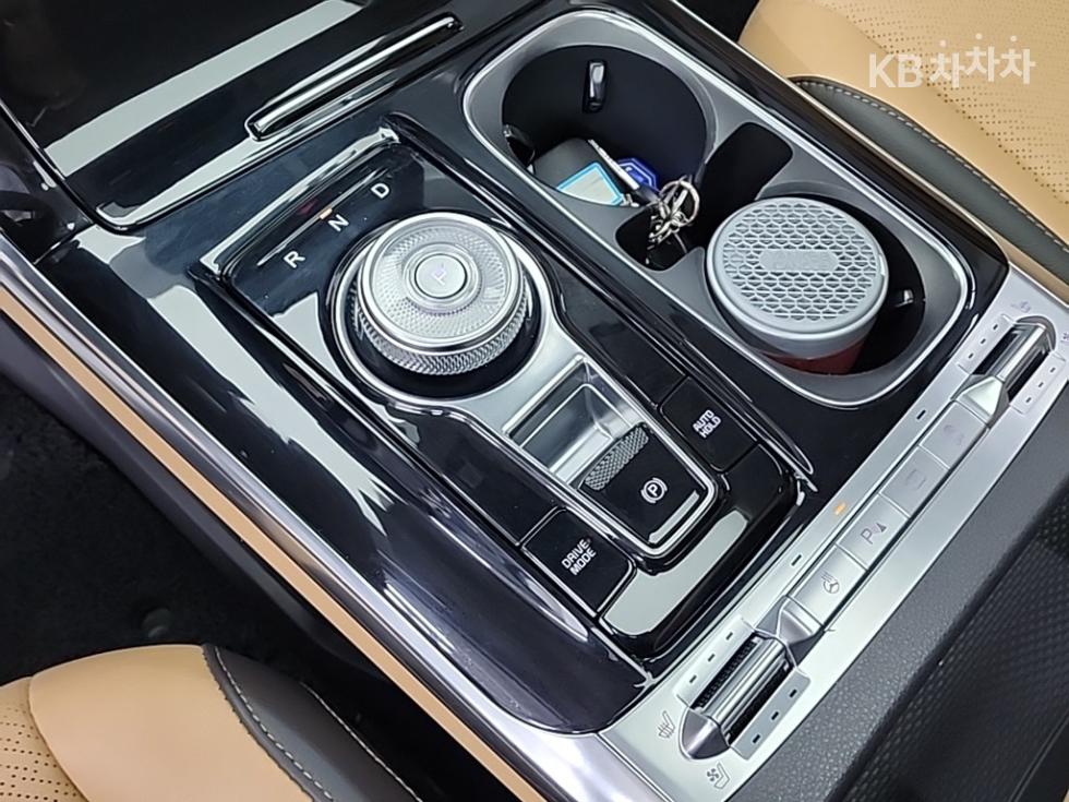 Kia Carnival — miniaturë 8