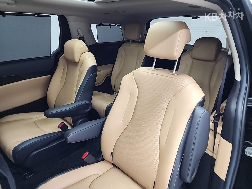 Kia Carnival — miniaturë 12