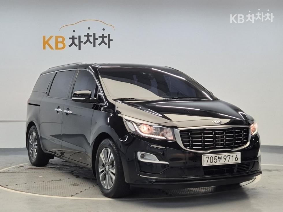 Kia Carnival — miniaturë 4