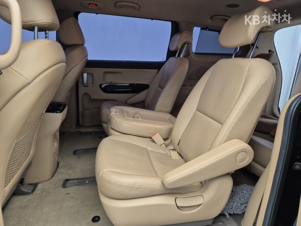 Kia Carnival — miniaturë 12