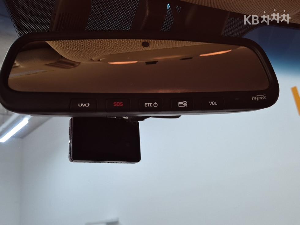 Kia Carnival — miniaturë 16