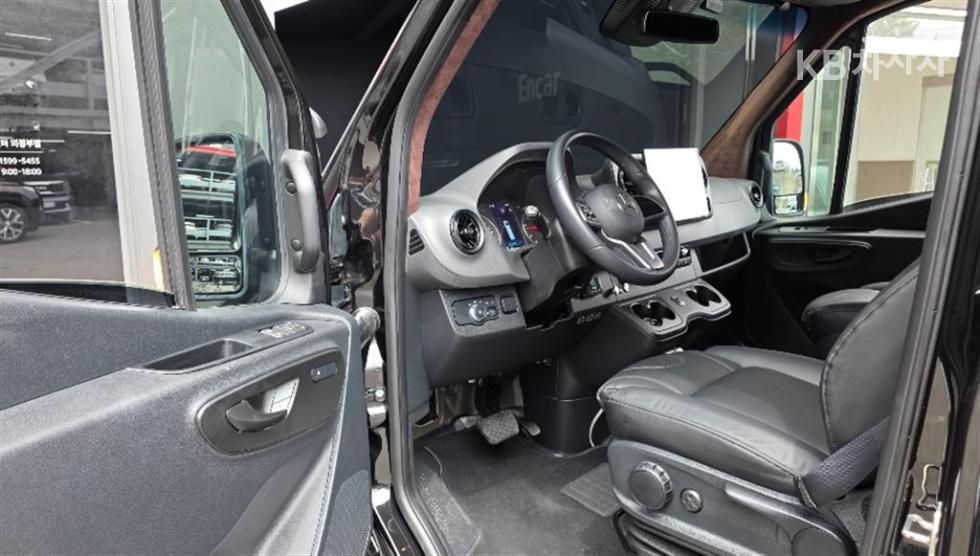 Mercedes-Benz Sprinter — miniaturë 10