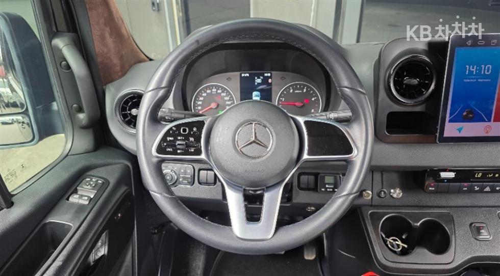 Mercedes-Benz Sprinter — miniaturë 12