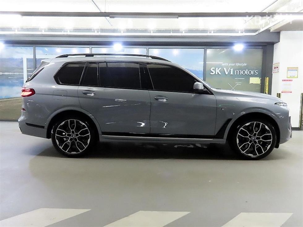 BMW X7 — miniaturë 3