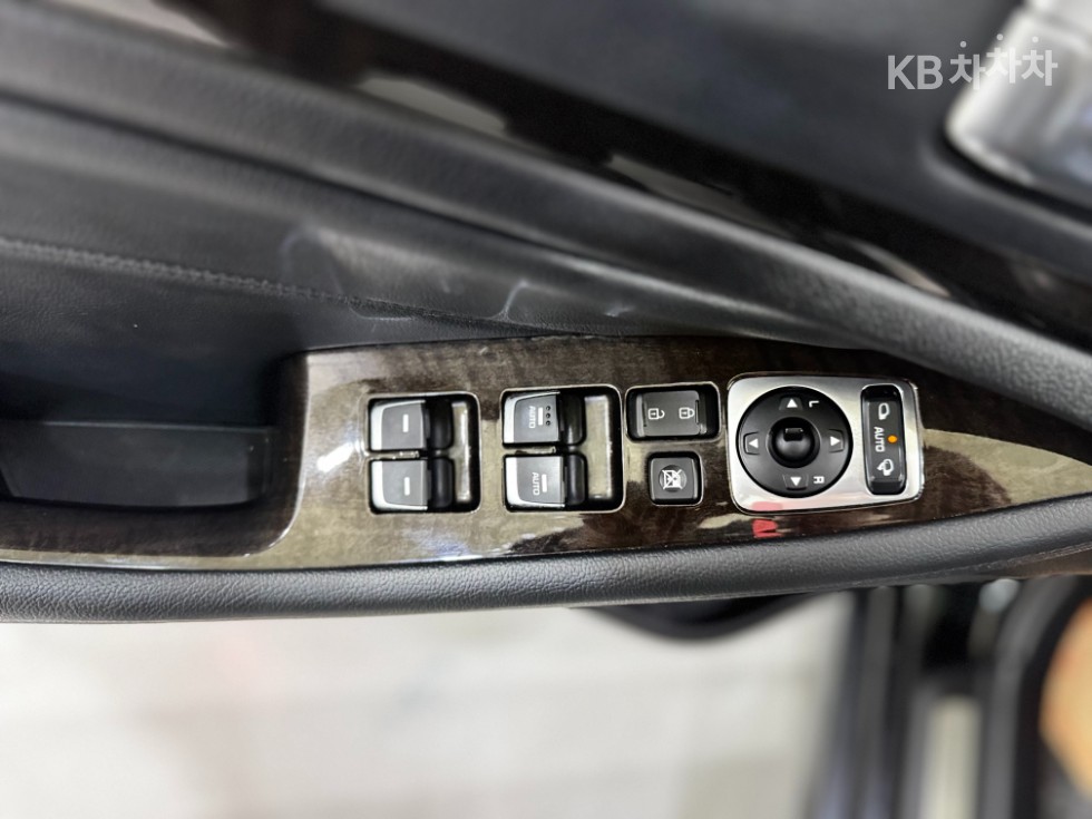 Kia K7 — miniaturë 8