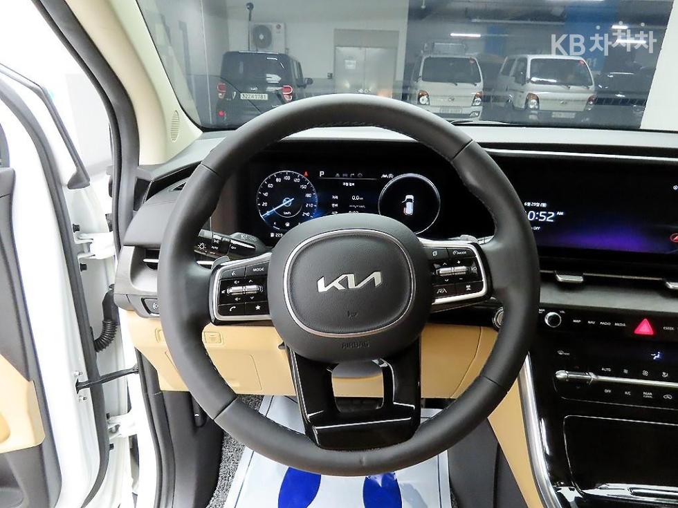 Kia Carnival — miniaturë 7