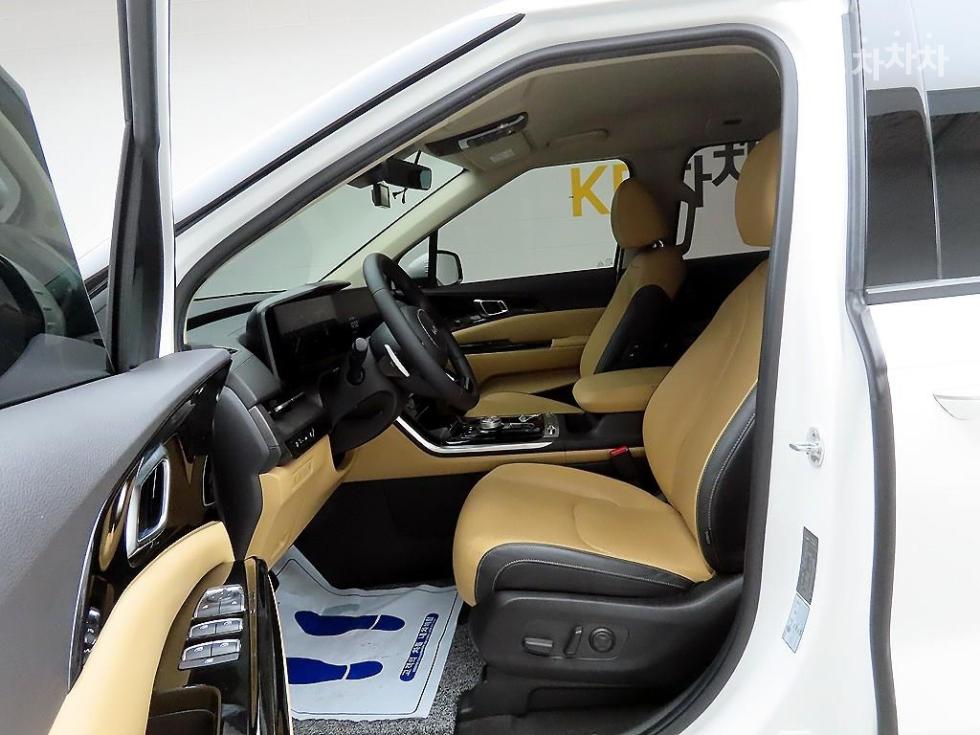 Kia Carnival — miniaturë 12