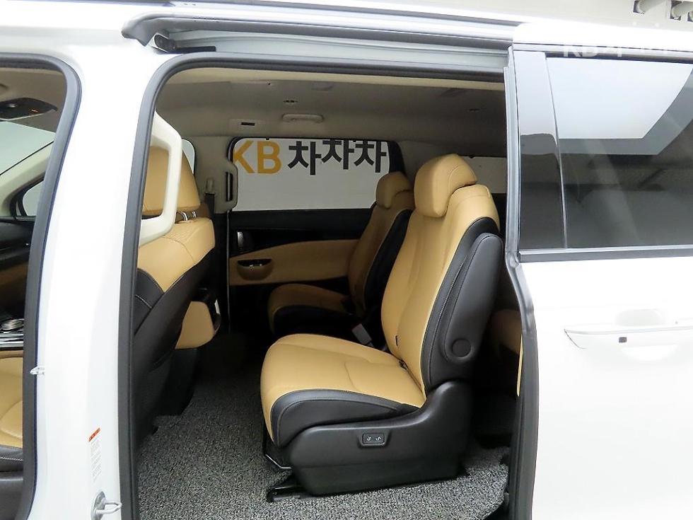 Kia Carnival — miniaturë 13
