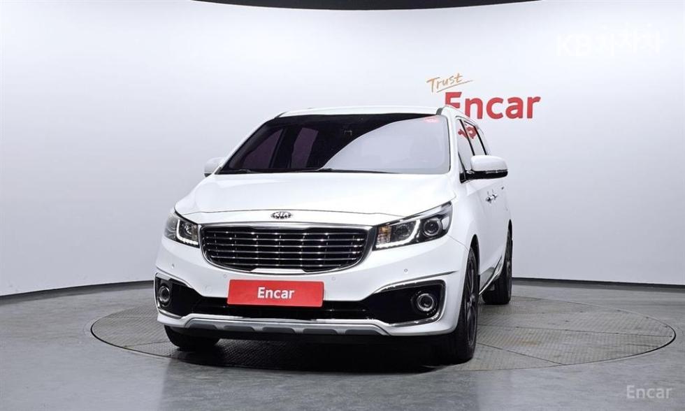 Kia Carnival 9인승 2.2 디젤 — foto 1