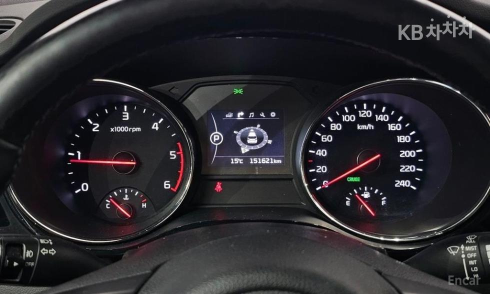 Kia Carnival — miniaturë 4