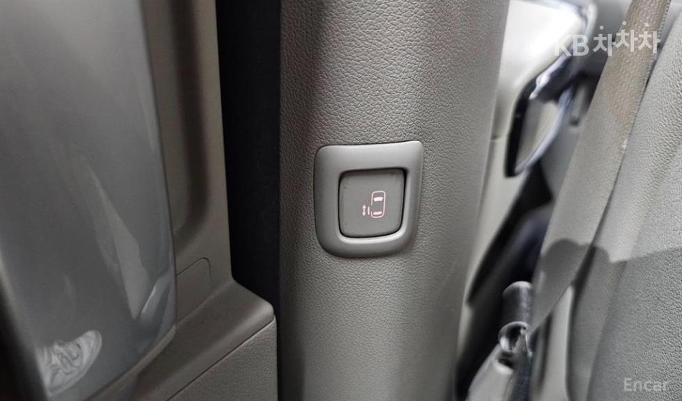 Kia Carnival — miniaturë 16