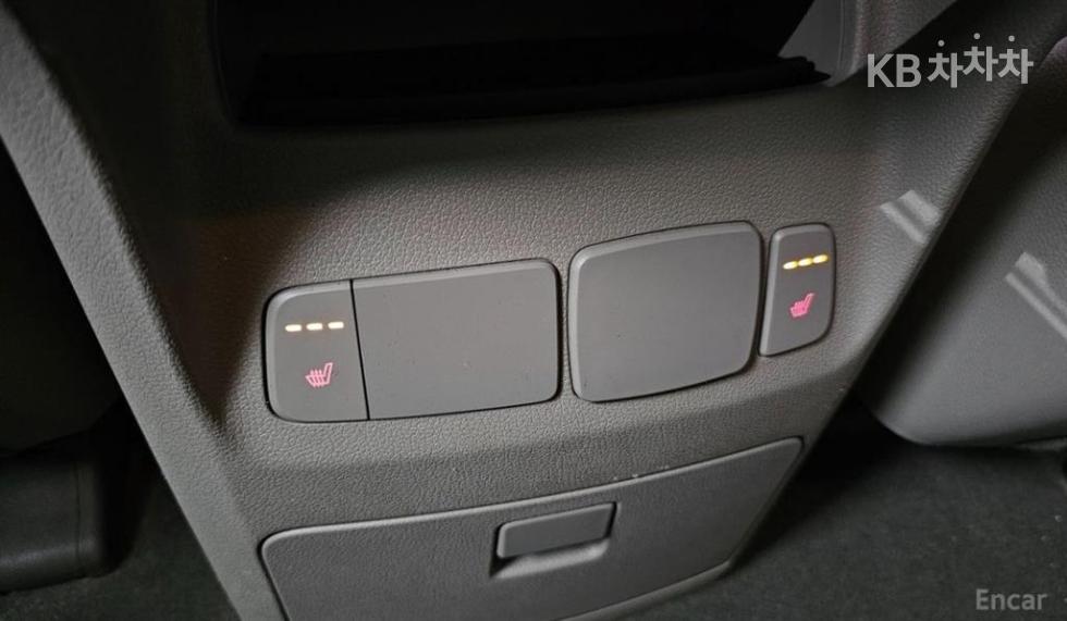 Kia Carnival — miniaturë 17