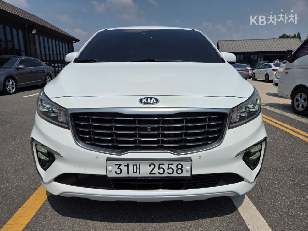 Kia Carnival — miniaturë 2