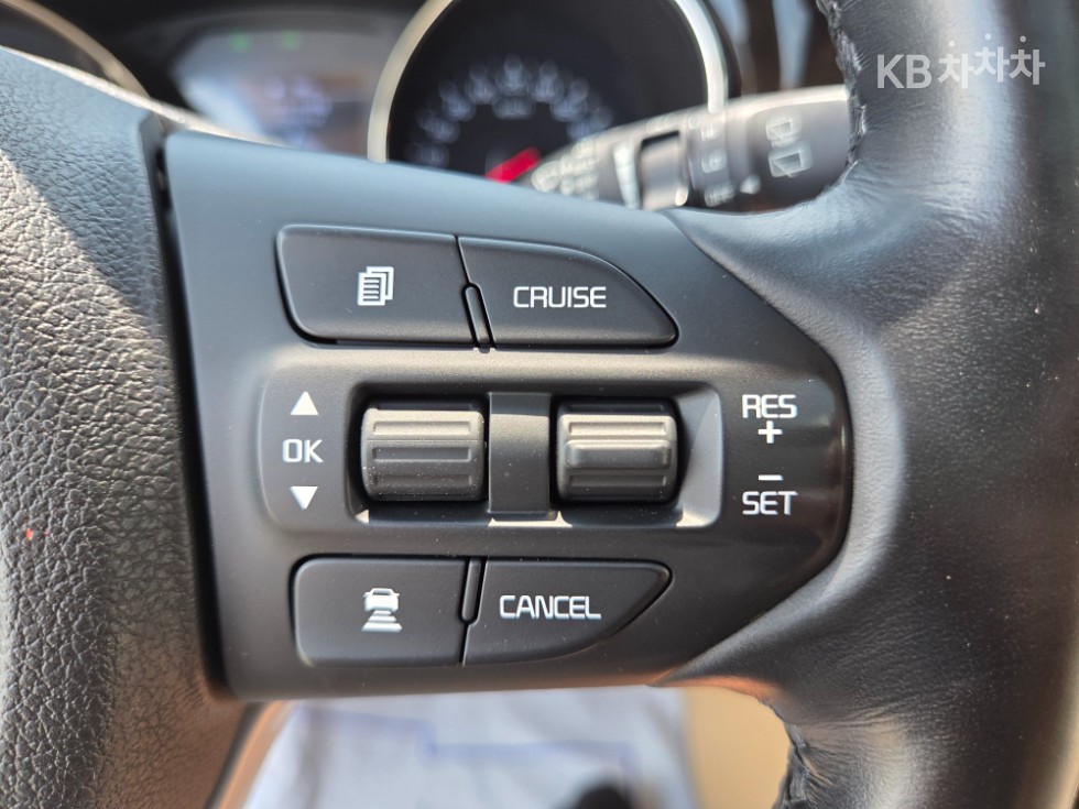 Kia Carnival — miniaturë 20