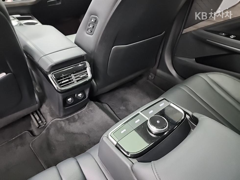 Kia K8 — miniaturë 13