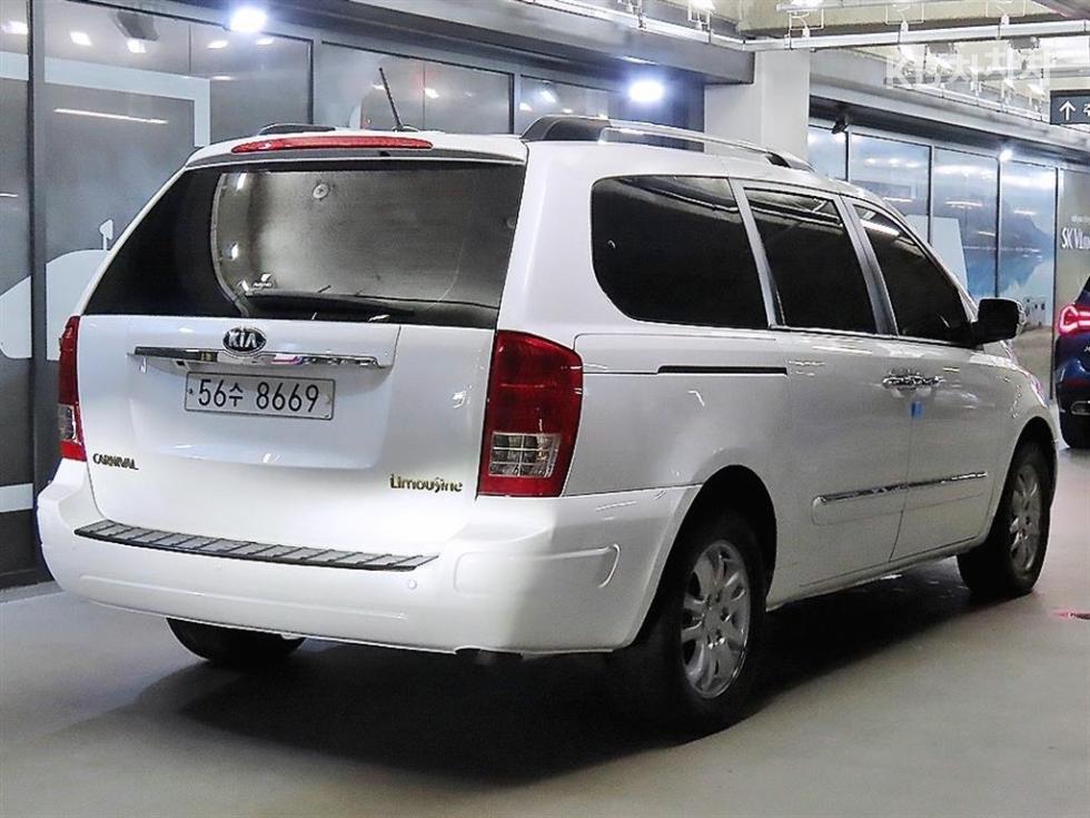 Kia Carnival — miniaturë 4
