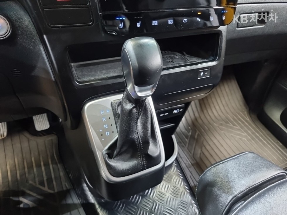 Hyundai Staria — miniaturë 14