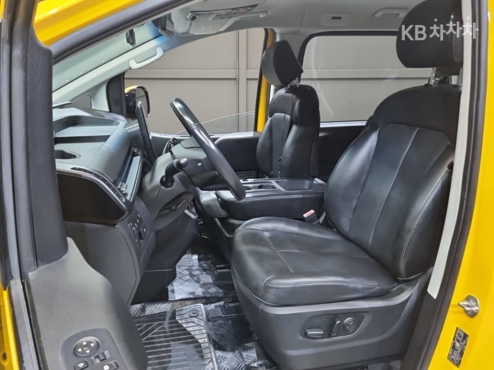 Hyundai Staria — miniaturë 16