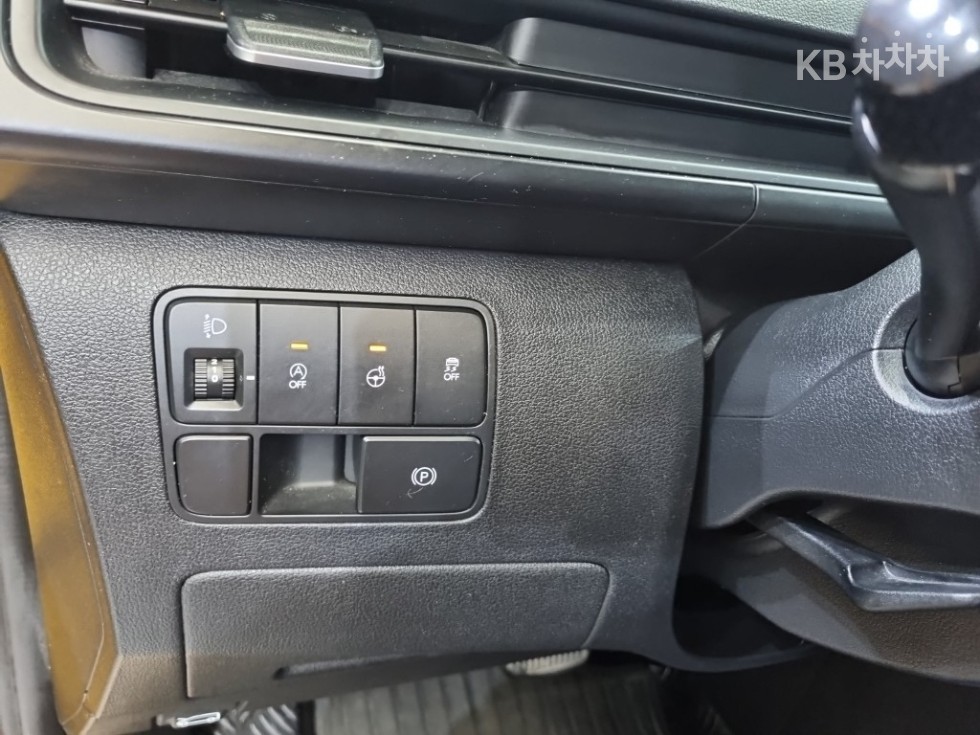Hyundai Staria — miniaturë 19
