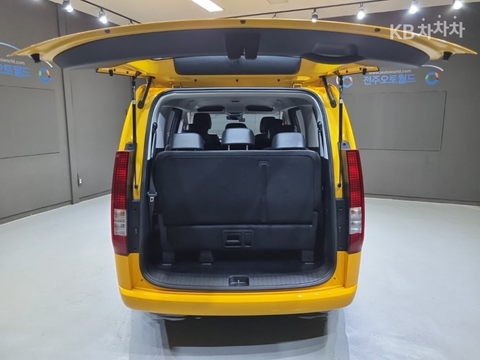 Hyundai Staria — miniaturë 23