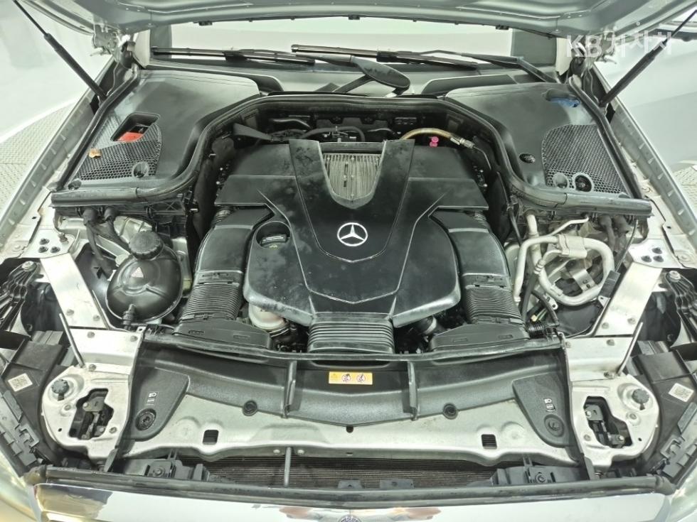 Mercedes-Benz E-klasse — miniaturë 5