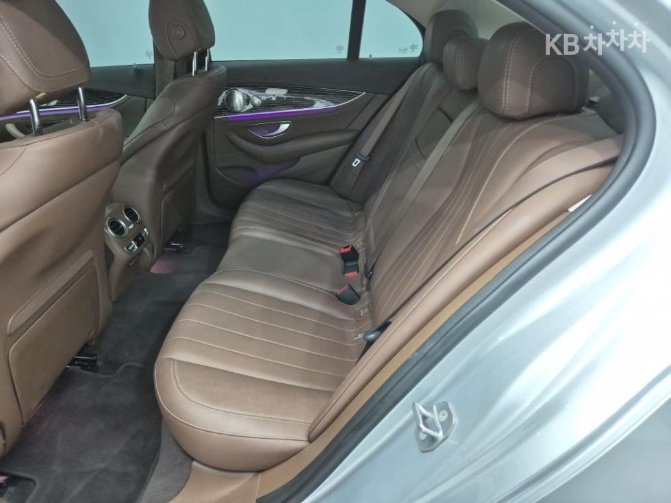 Mercedes-Benz E-klasse — miniaturë 12