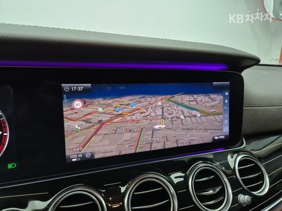 Mercedes-Benz E-klasse — miniaturë 14
