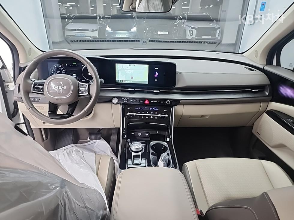 Kia Carnival — miniaturë 7