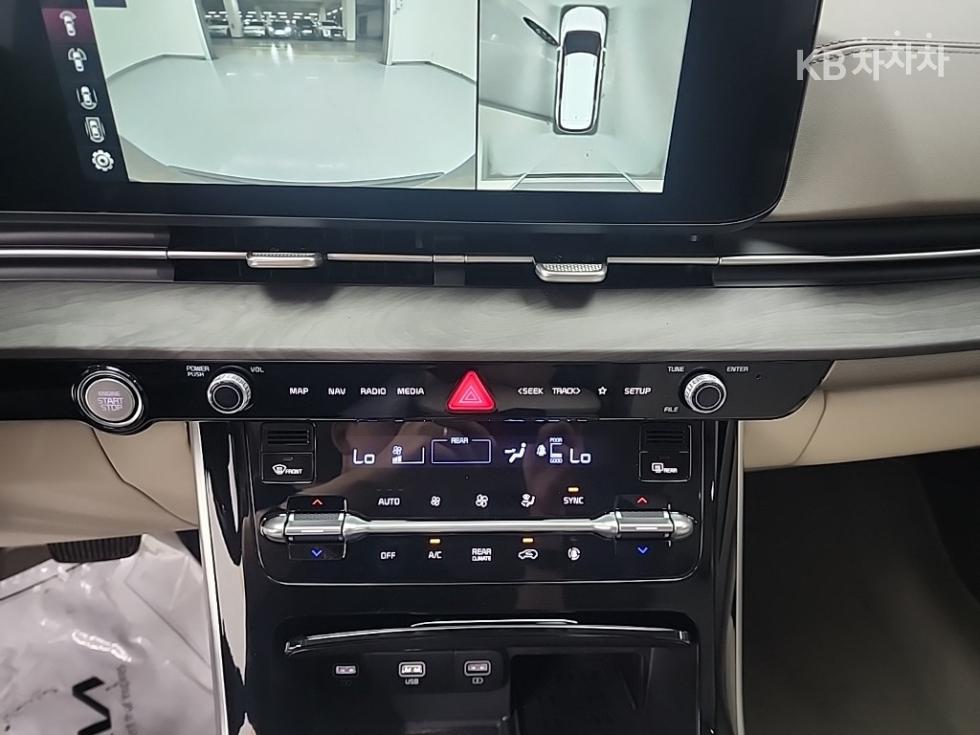 Kia Carnival — miniaturë 10