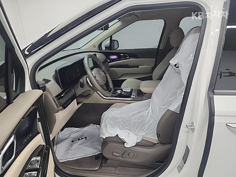 Kia Carnival — miniaturë 11